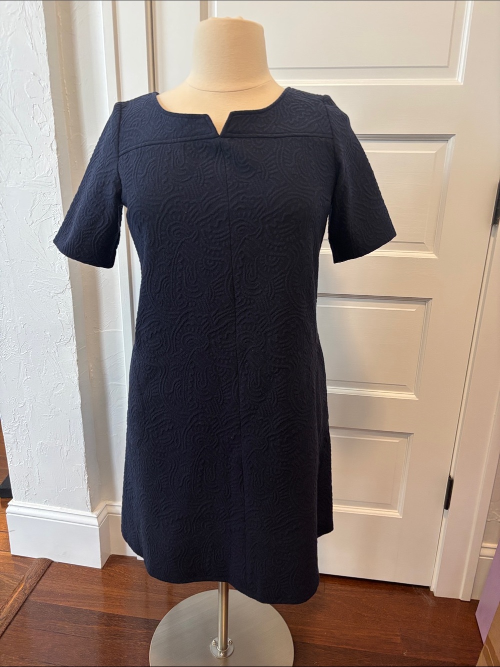 Women's Navy Textured Short Sleeve Shift Dress